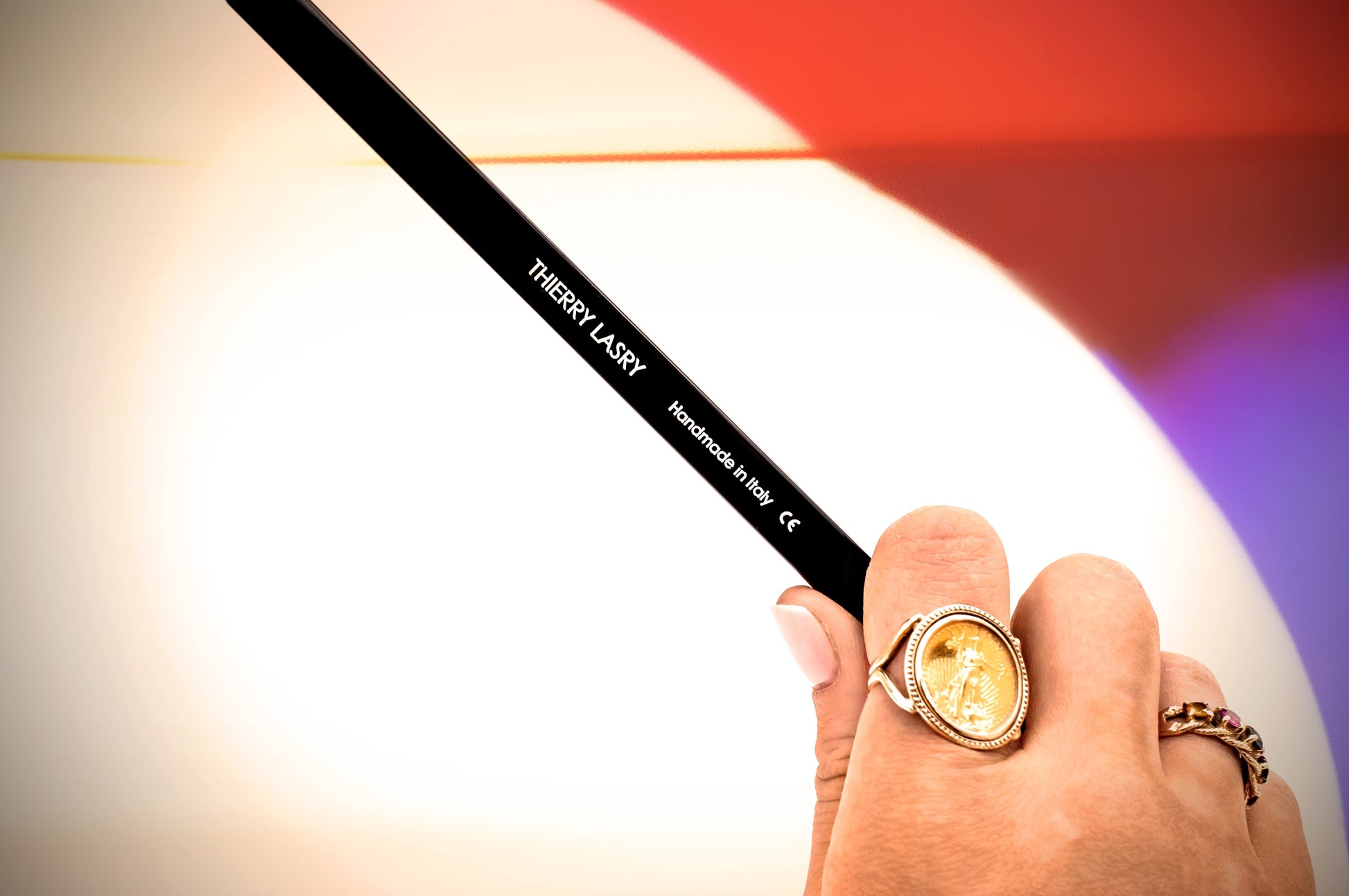 Product Image of MURDERY Handheld Mask 101